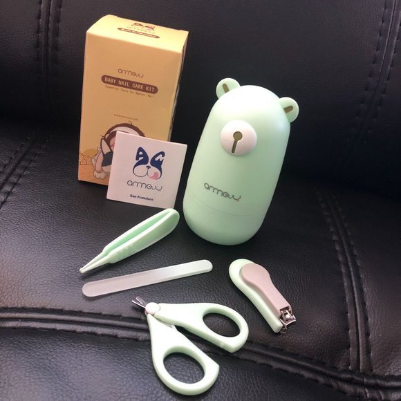 BABY 4-IN-1 NAIL CARE CLIPPER KIT. CLIPPERS, SCISSORS, FILE AND TWEEZER SET - Picture 9 of 10